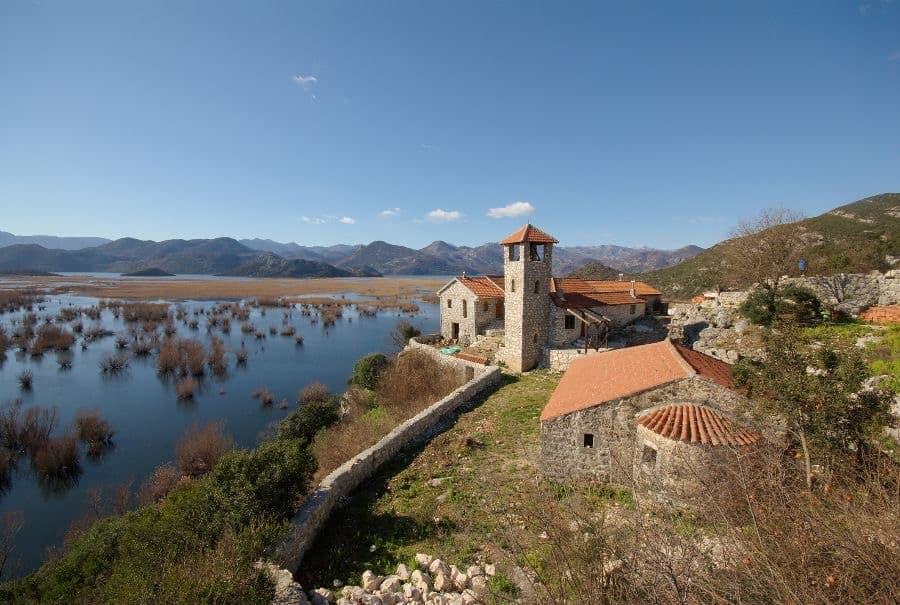 Manastir Kom